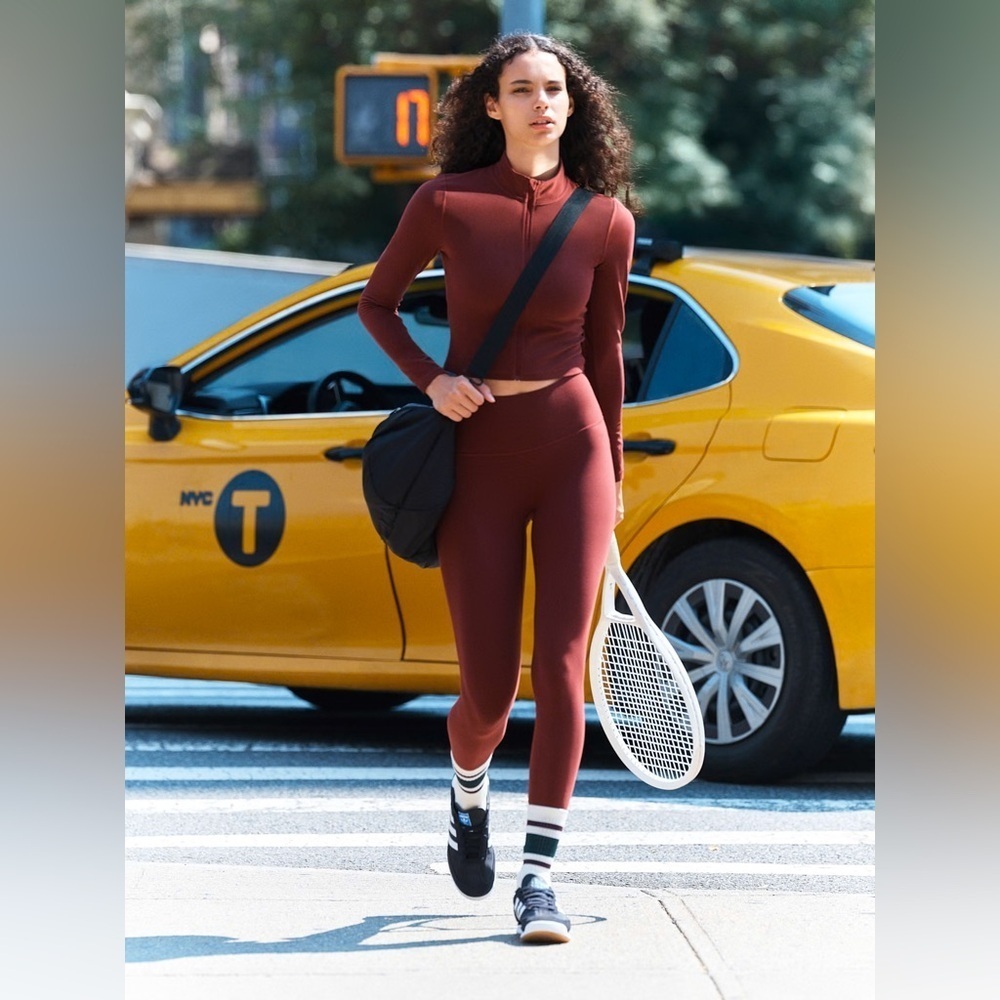 Aritzia Golden Legging